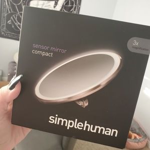 Simple Human compact mirror